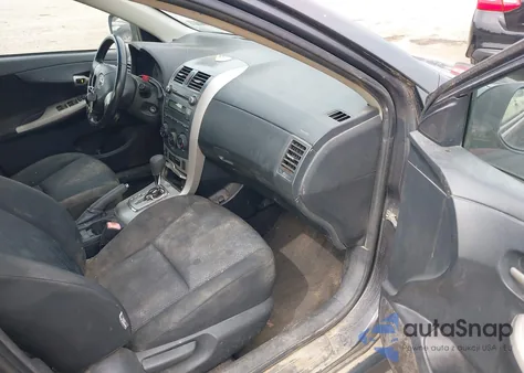 2010 Toyota Corolla S z USA, uszkodzony, nr VIN 2T1BU4EE8AC291136